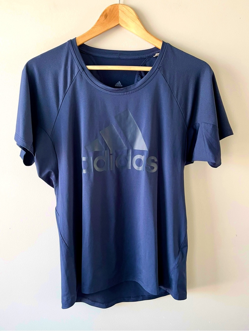 Adidas Navy Blue Logo Women's Training Tee Size Medium -Activewear Workout Gym